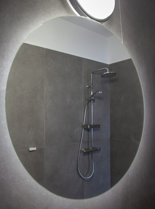 villa-petalouda-paleros-greece-bathroom-window