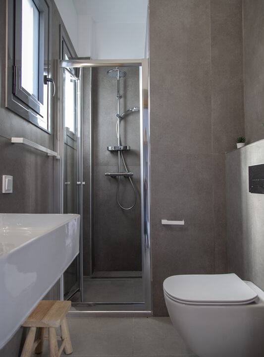 villa-petalouda-paleros-greece-bathroom-with-shower