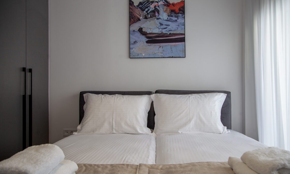 villa-petalouda-paleros-greece-bedroom-accommodation
