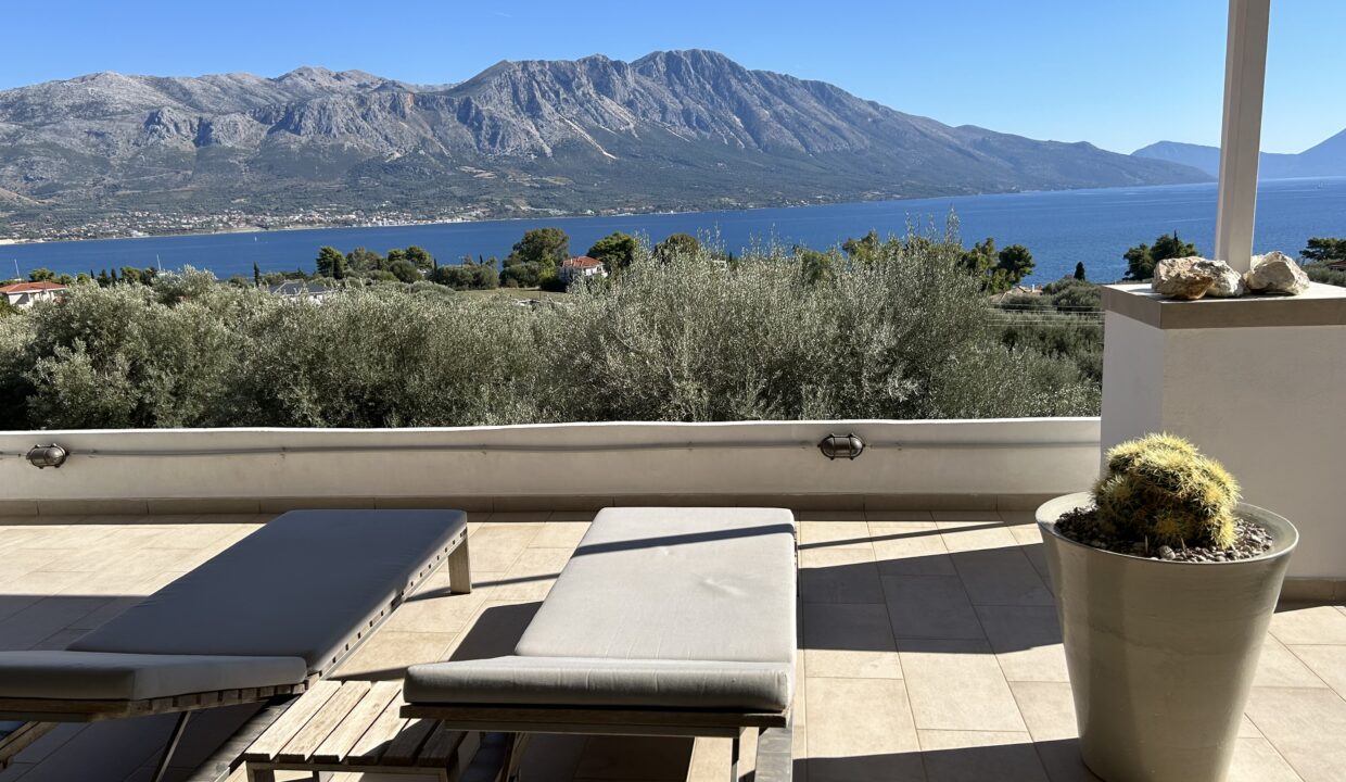 ROOF TERRACE
